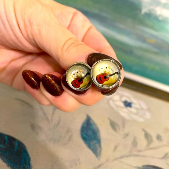 super cute mouse 🐭 and guitar stud earrings - Picture 4 of 6